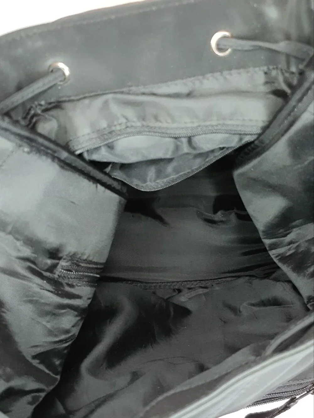 Reaction Kenneth Cole Black Drawstring Nylon Backpack + Free Gift